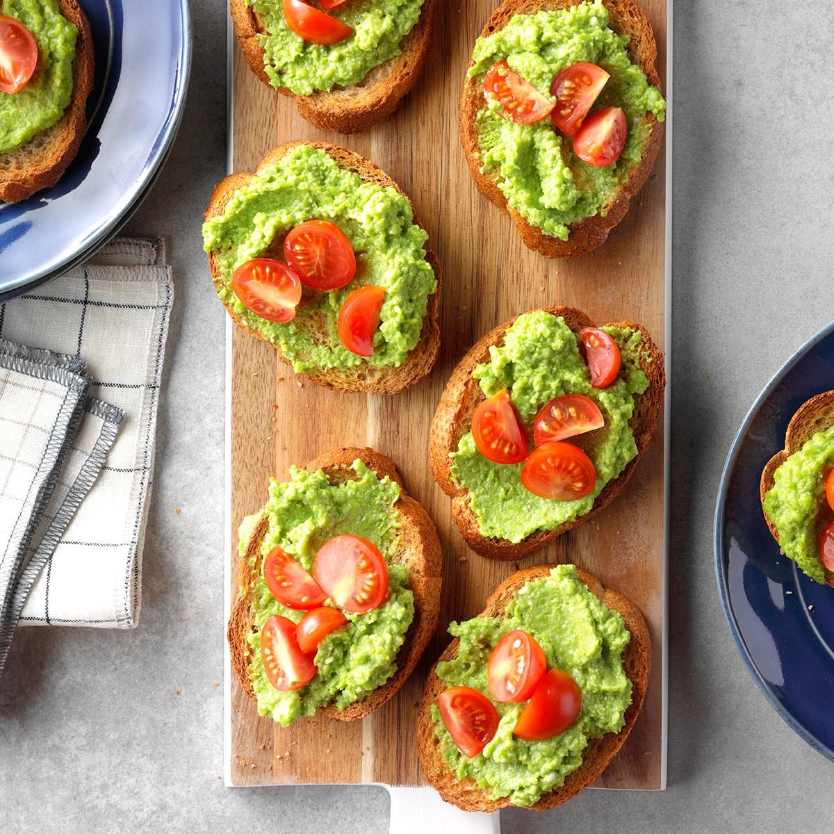 Healthy appetizer sweet pea pesto crostini recipe.