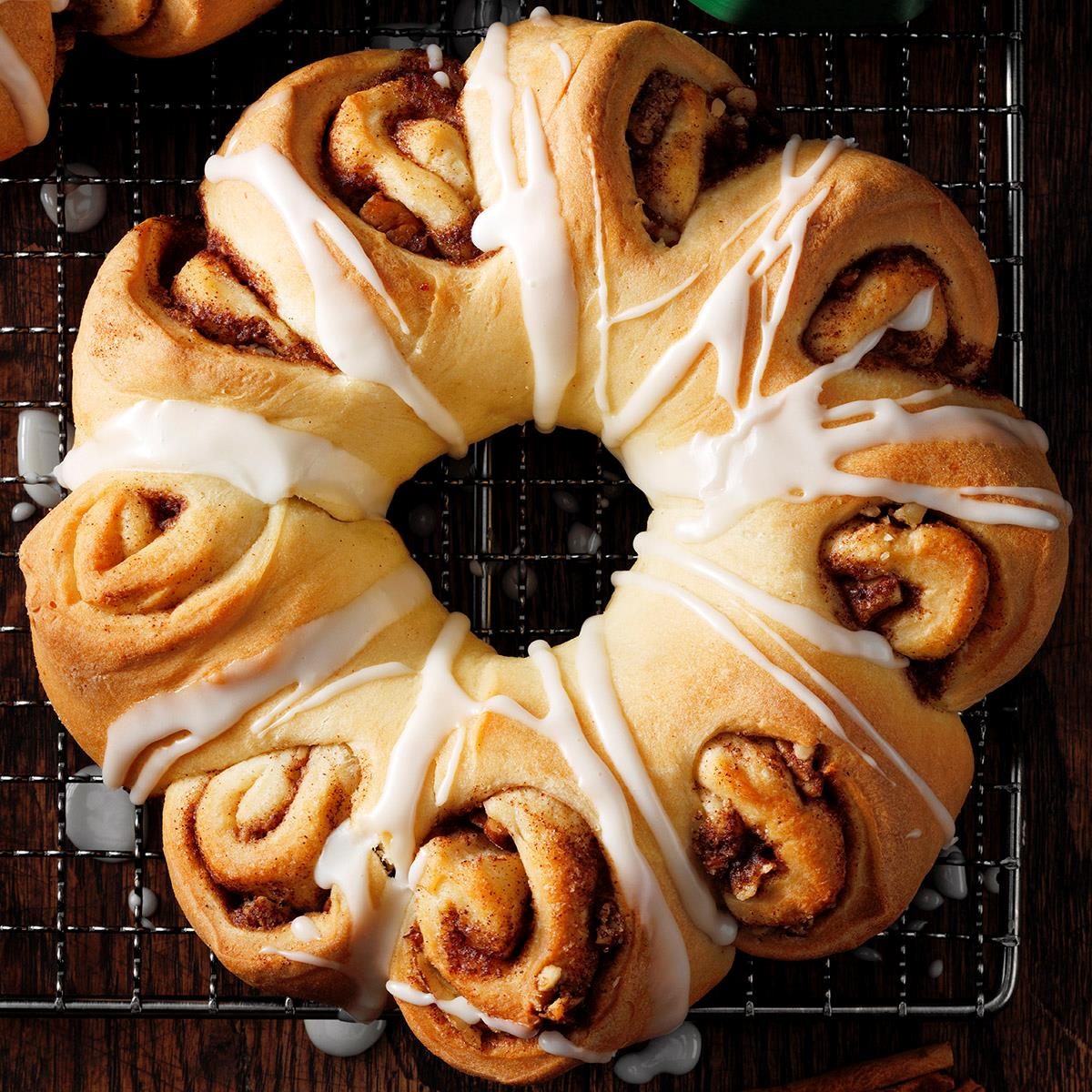 Cinnamon Roll Wreath