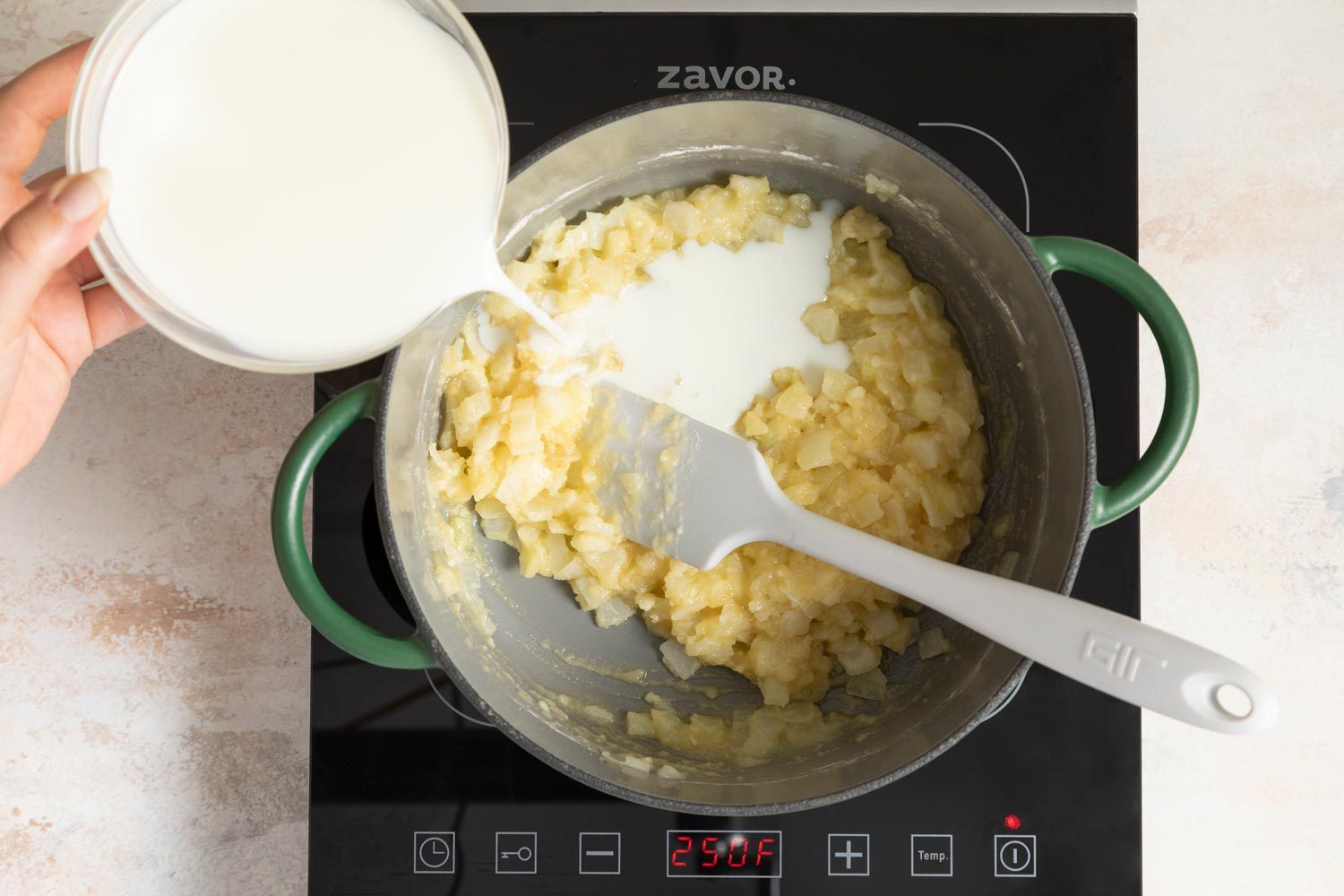 Make The Cheese Sauce For Chicken Cheese Lasagna Ft23 152 St 1017 1 Tmb Studio