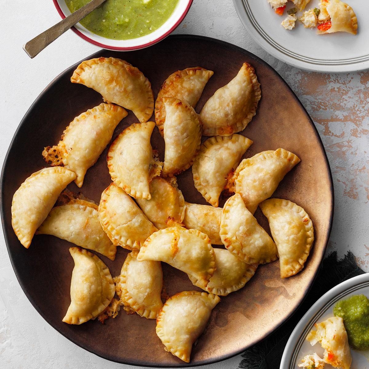 Mini Chicken Empanadas Exps Tocaj23 47080 P2 Md 01 20 7b A