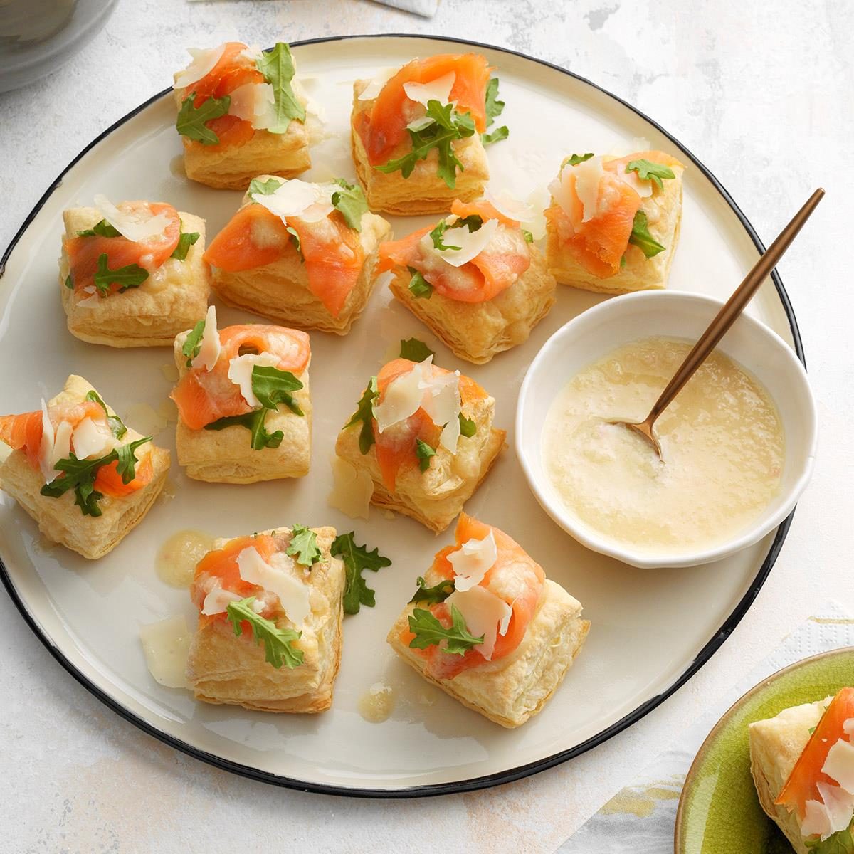 Smoked Salmon Bites With Shallot Sauce