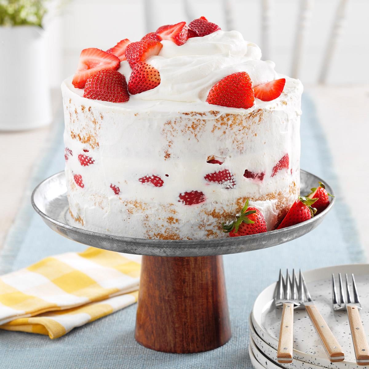 Strawberry Mascarpone Cake 