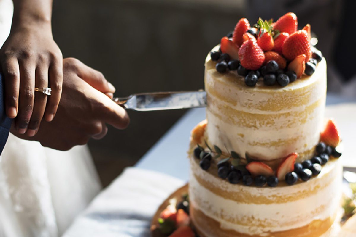 How to Freeze Wedding Cake for Your First Anniversary