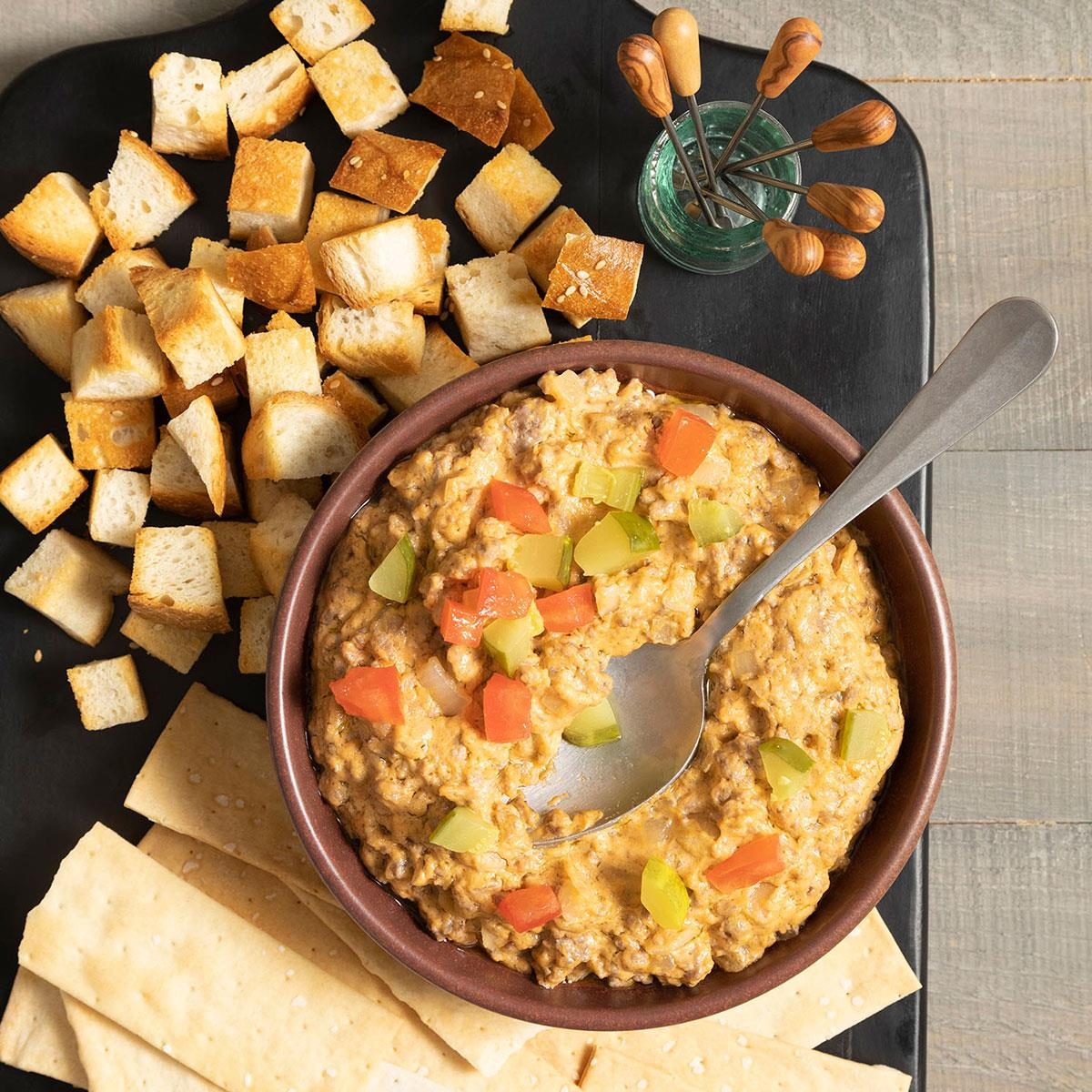 Slow Cooker Cheeseburger Dip