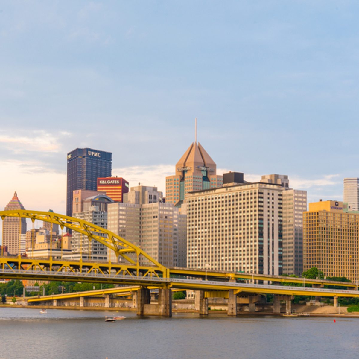 Pittsburgh, Pennsylvania skyline along the Allegheny river from North Shore Riverfront Park
