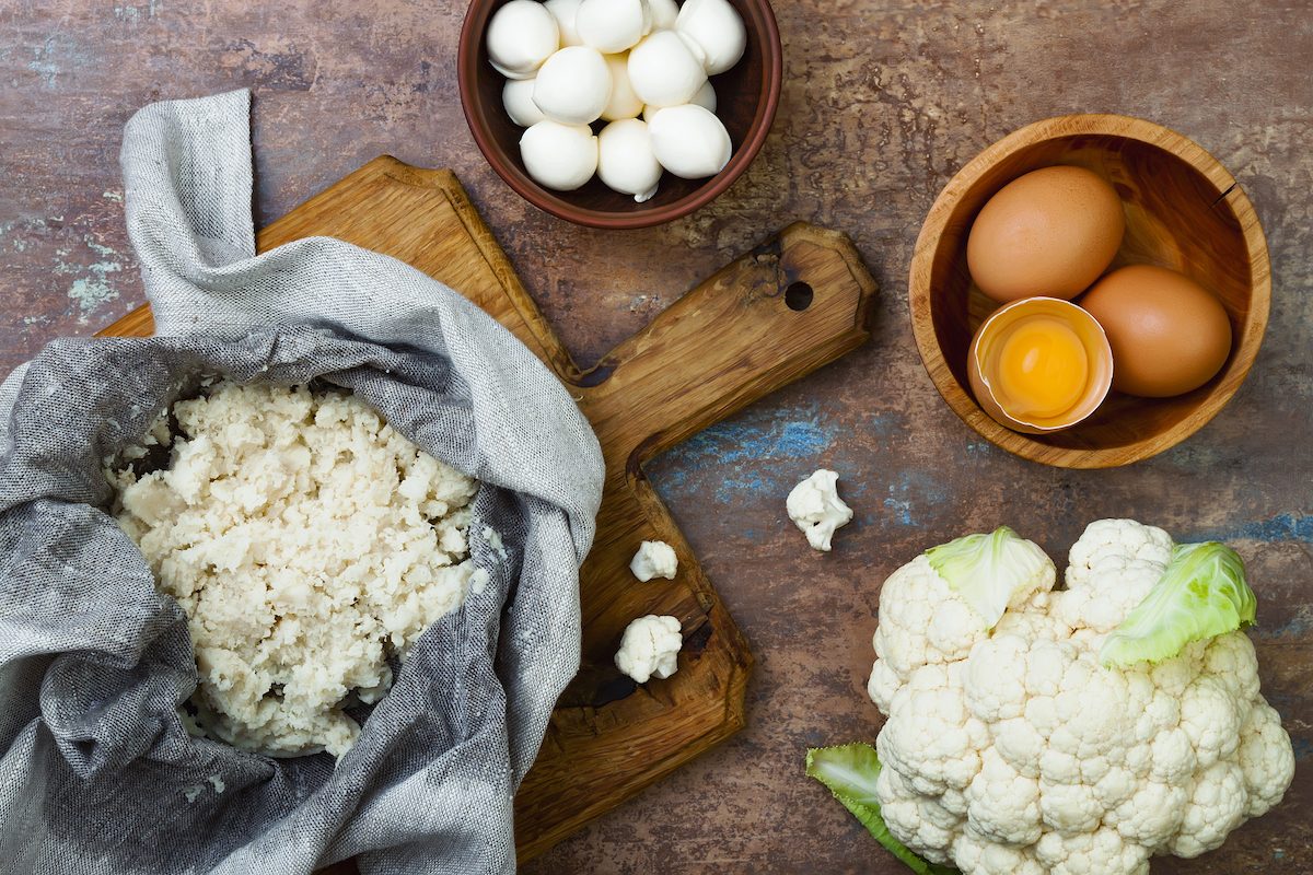 ingredients for cauliflower pizza crust