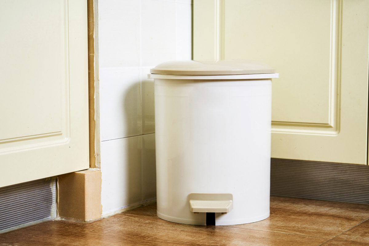 How to Get Rid of Trash Can Smell in 10 Seconds (or Less)