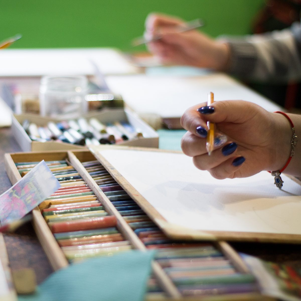 Drawing lesson for children and adults. Pastel pencils.