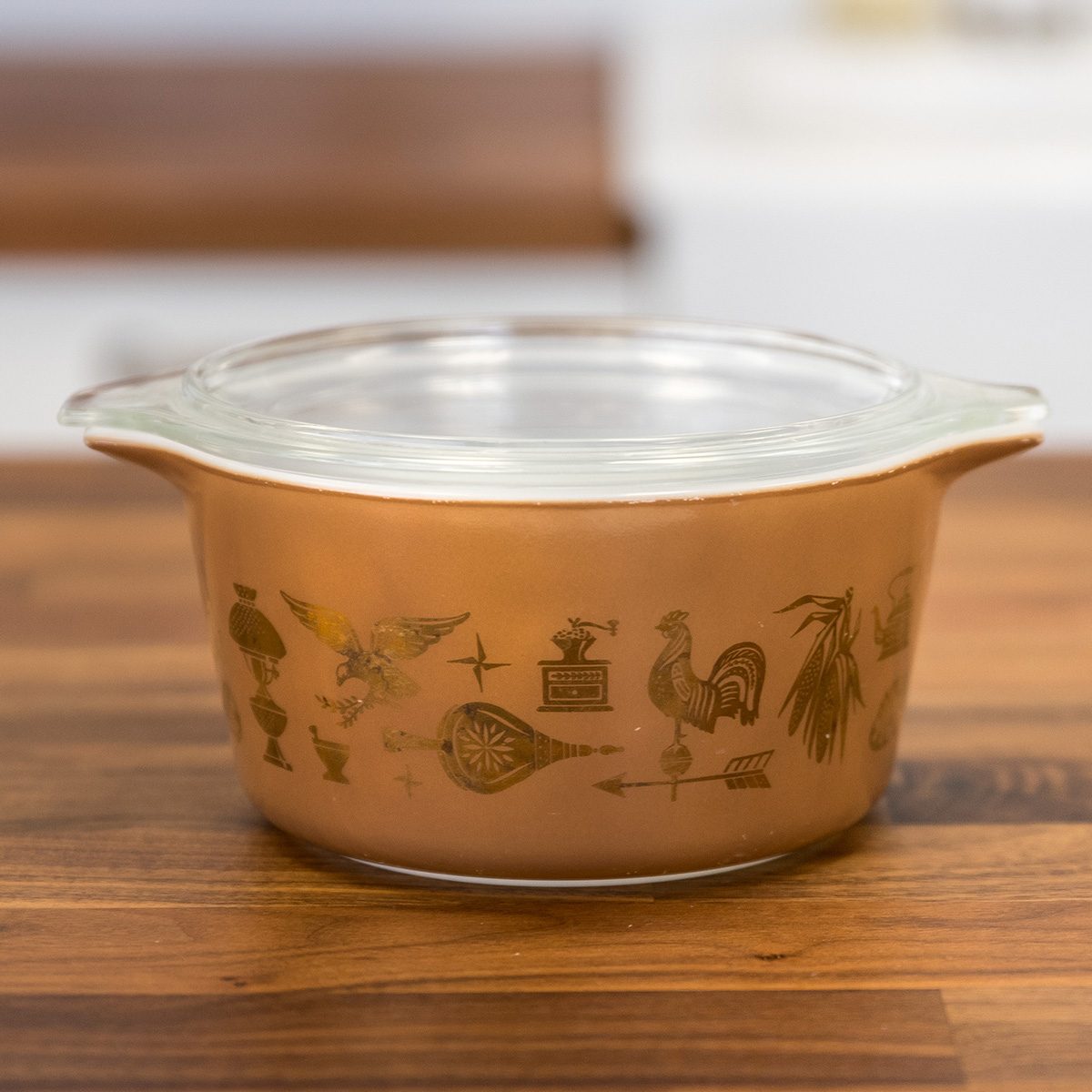 Vintage Pyrex dish in Early American