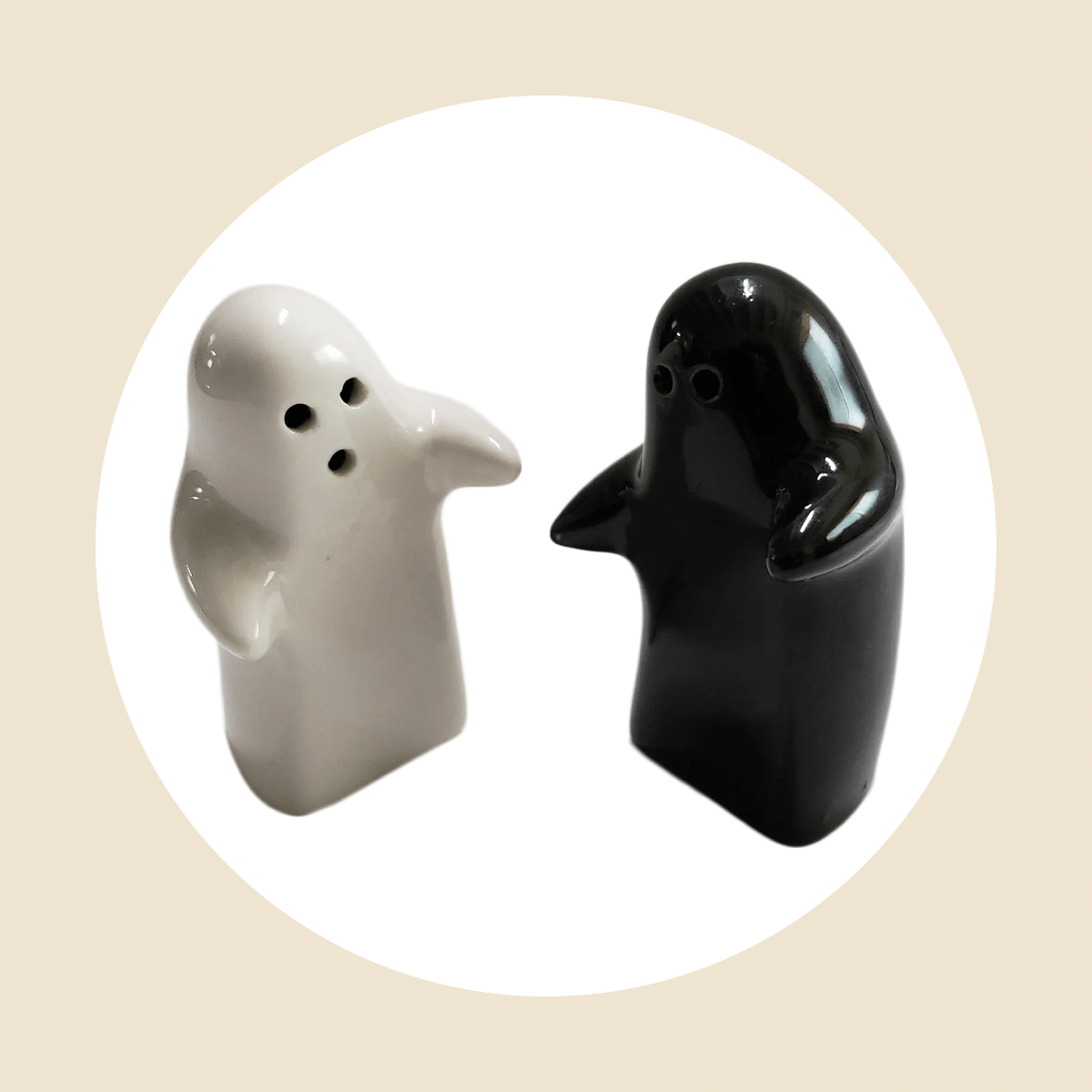 Salt Pepper Shakers Hugging Ghosts