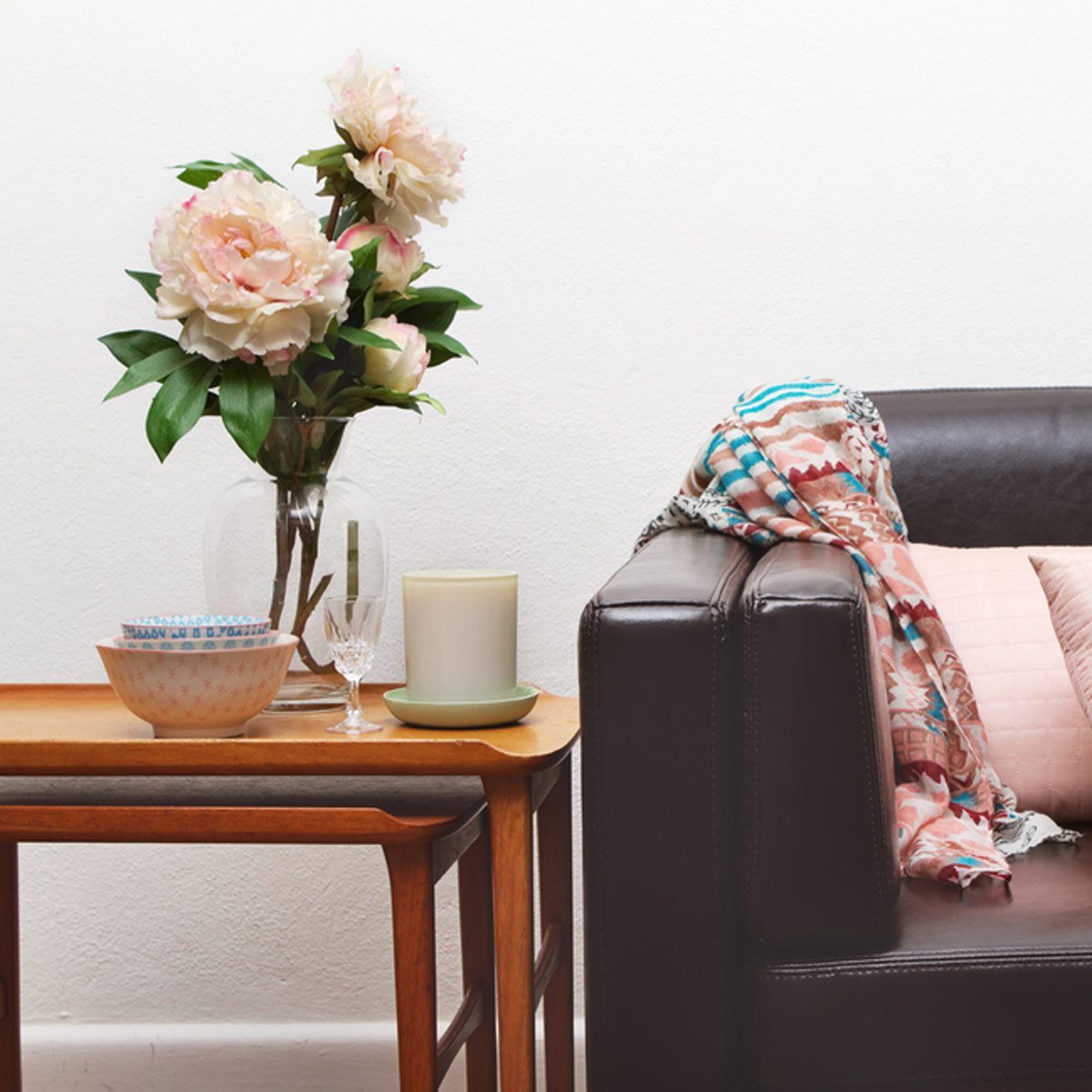 shutterstock_223366804 nesting tables couch 