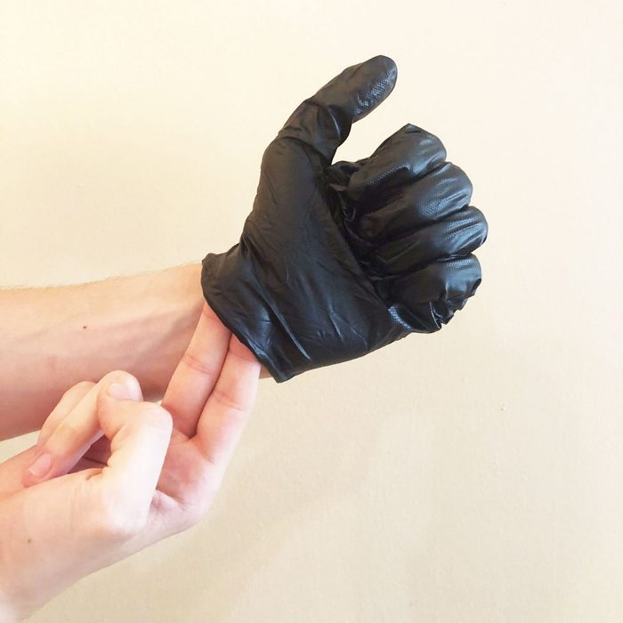 Step 4 of removing gloves