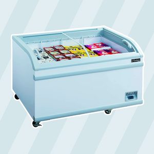 Dukers WD-700Y 24.7 cu. ft. Commercial Chest Freezer in White