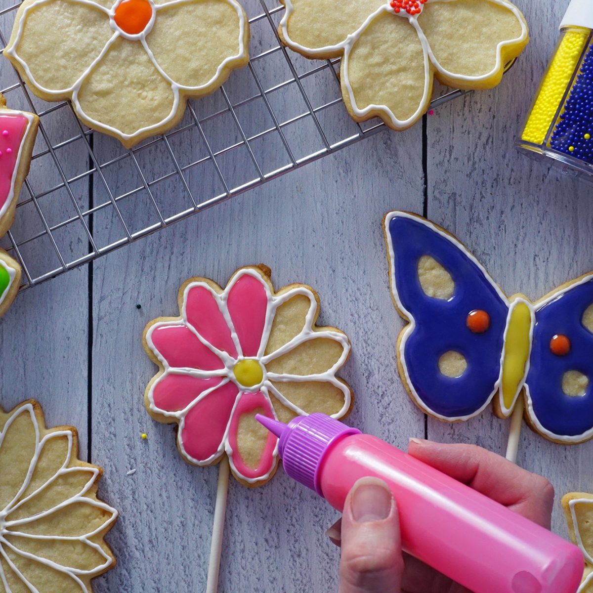 Decorate how to make a cookie bouquet