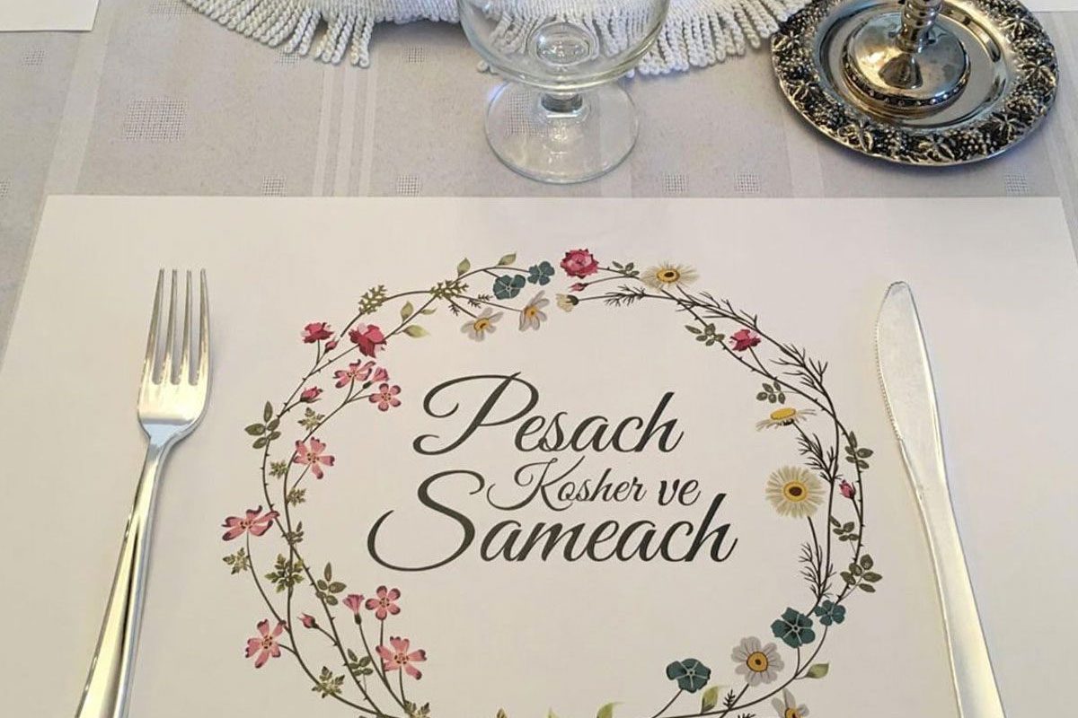 10 Passover Decorations, Games and Props for Your Seder