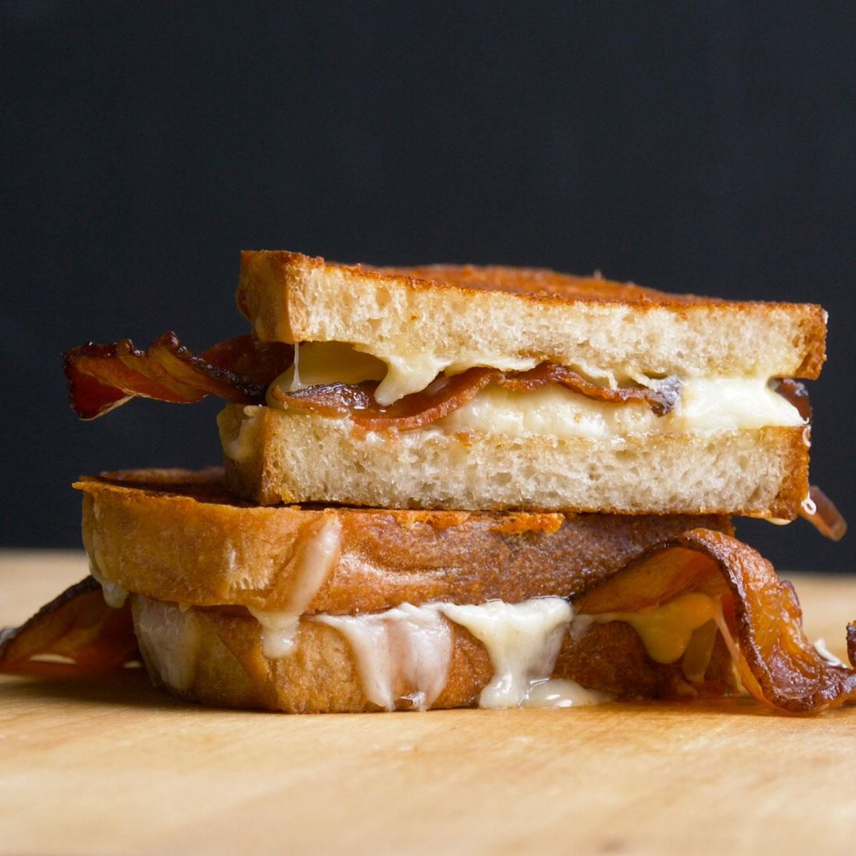 Bacon Grilled Cheese Sandwich Exps Tmbstk18 229390 A03 12  2b