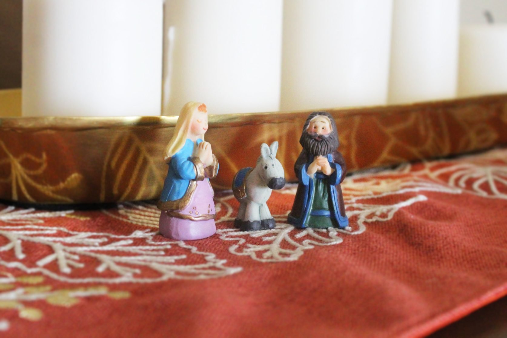 “Journey to Bethlehem” Is a Heartwarming Take on Elf on the Shelf