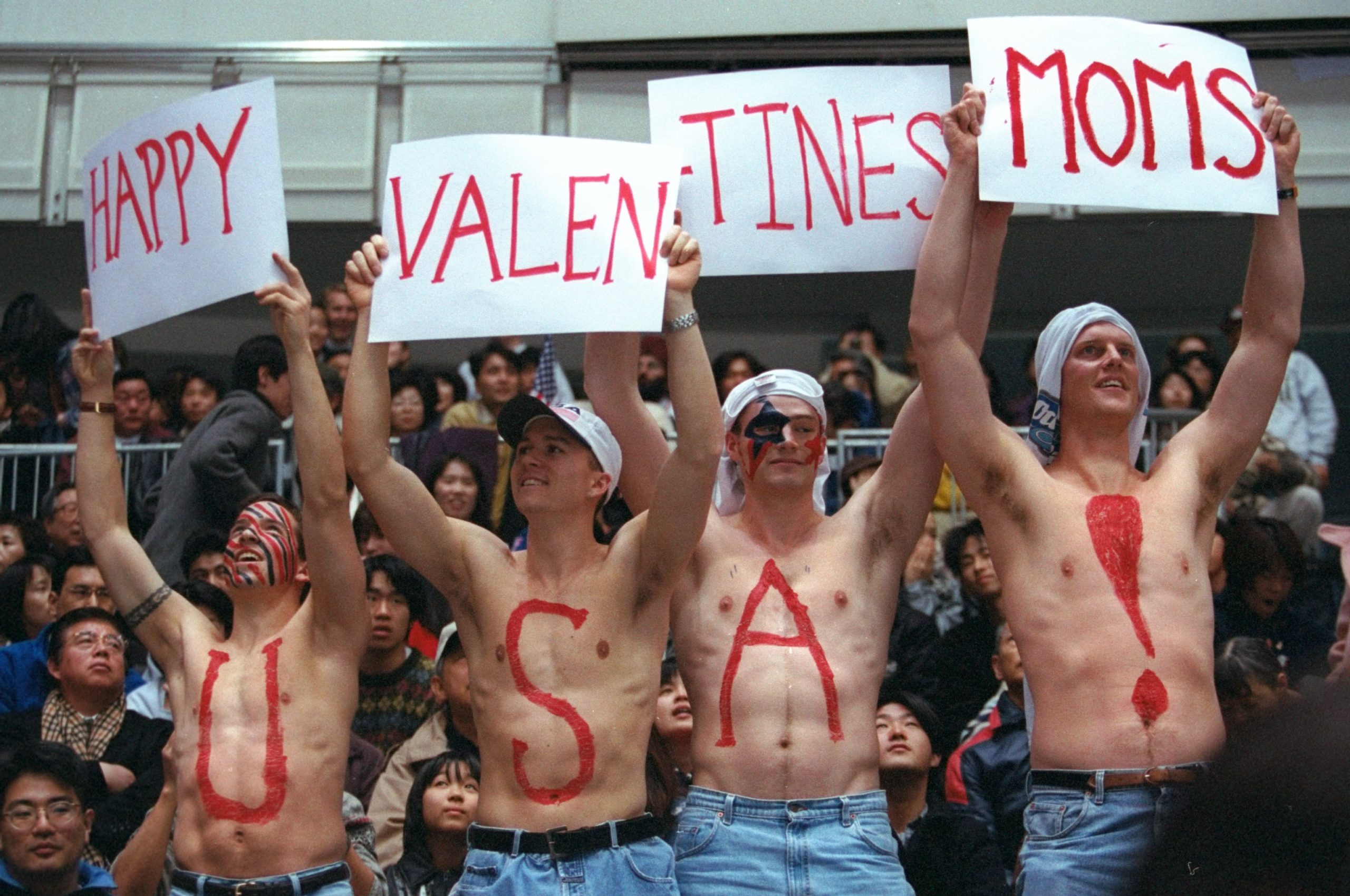 13 Feb 1998: USA hockey fans wish their moms a happy Valentine