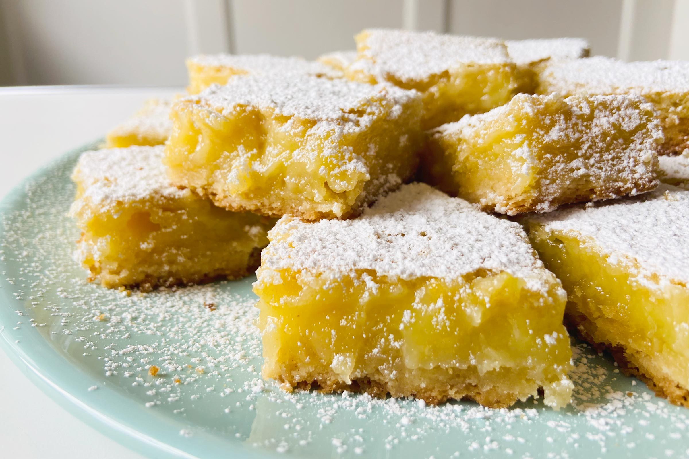 finished lemon bars on plate
