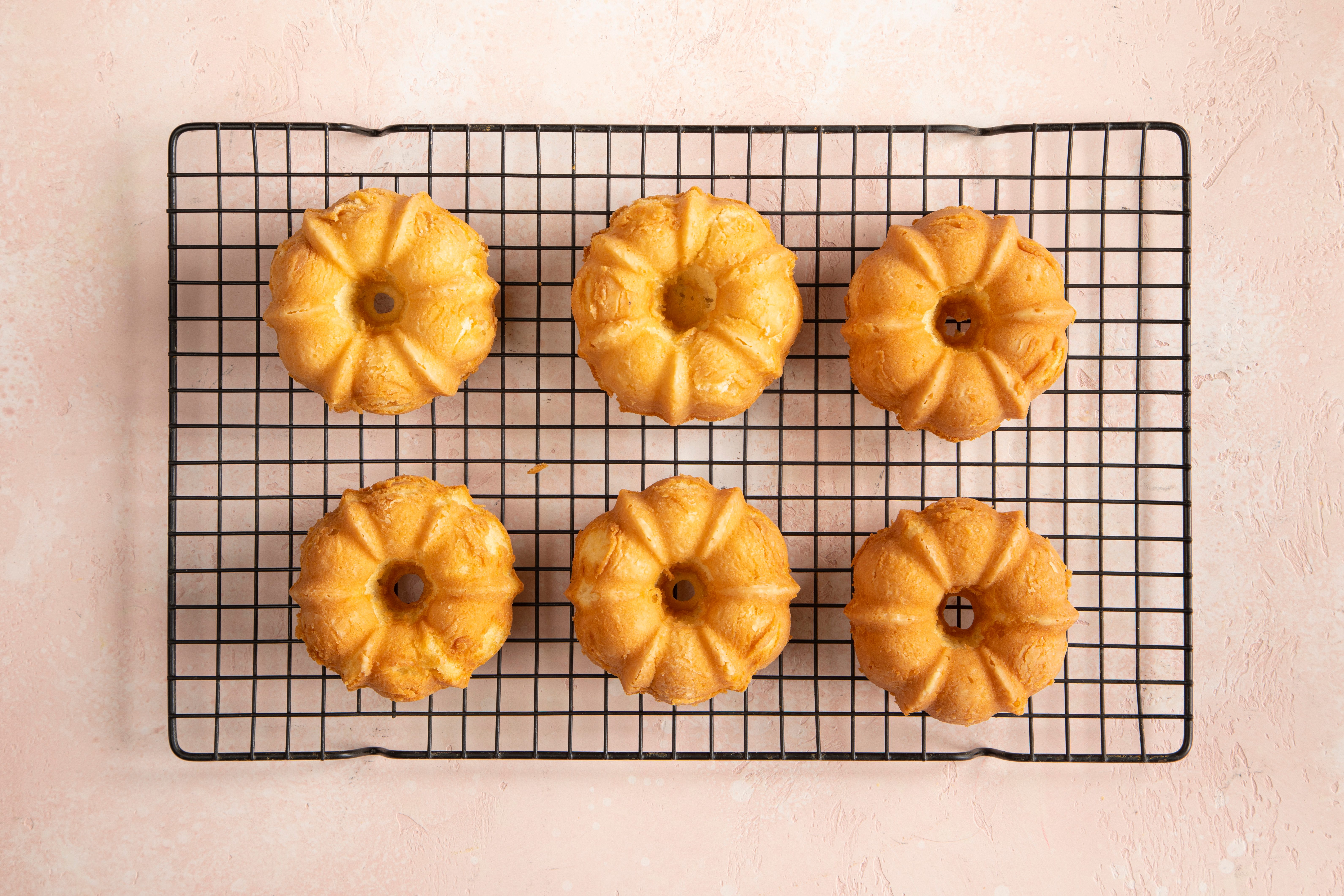 baked mini bundt cakes