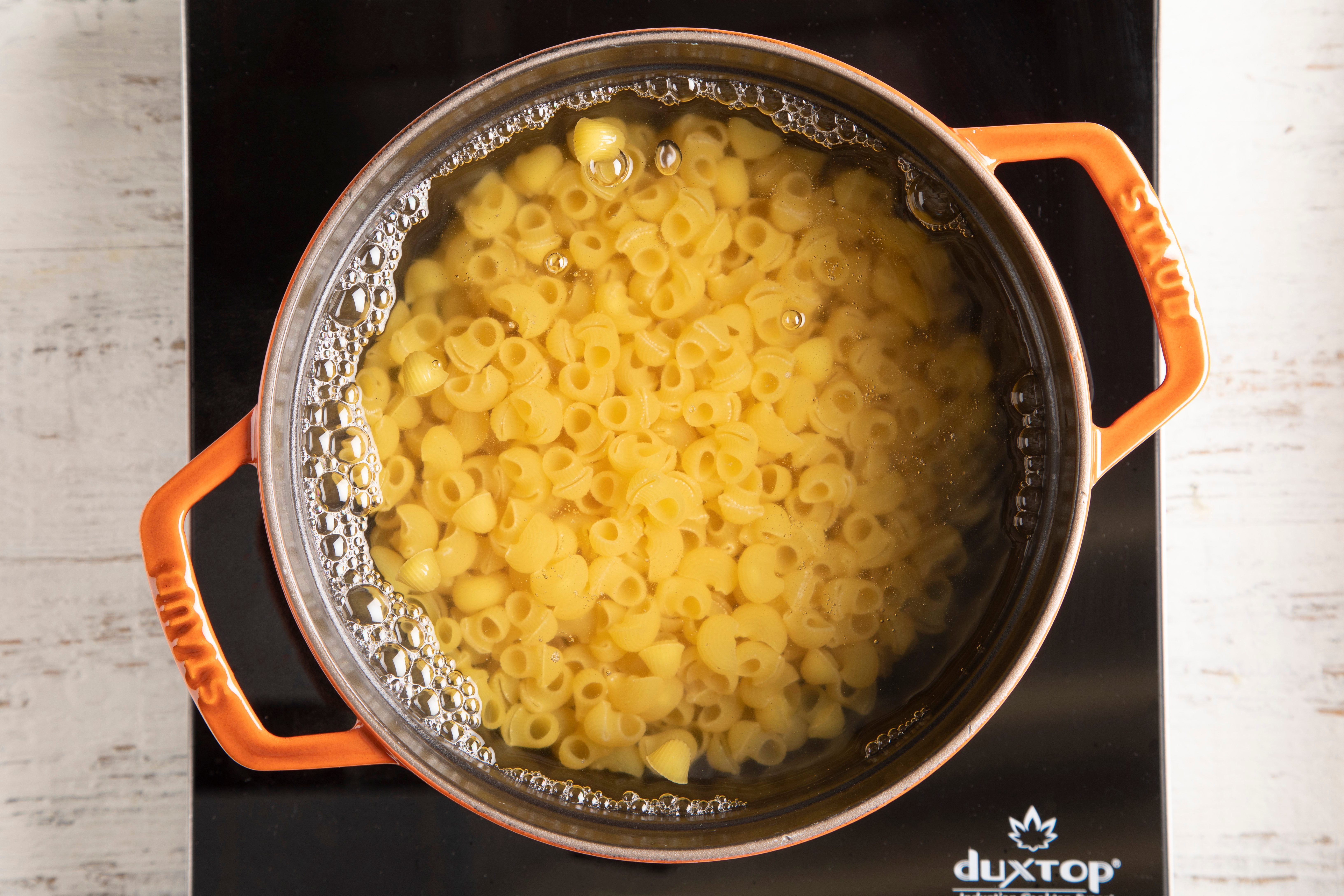 cooking pasta for mac and cheese