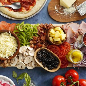 Bpm22 Pu6114 Dr 04 15 4b Pizza Charcuterie Board Scaled E1658166860971