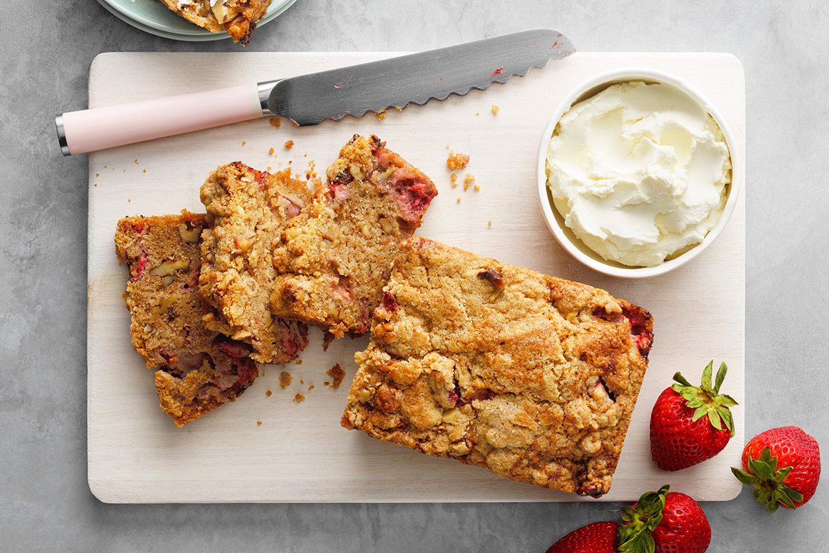 This Genius Hack Shows You How to Cut Bread Without Smashing It