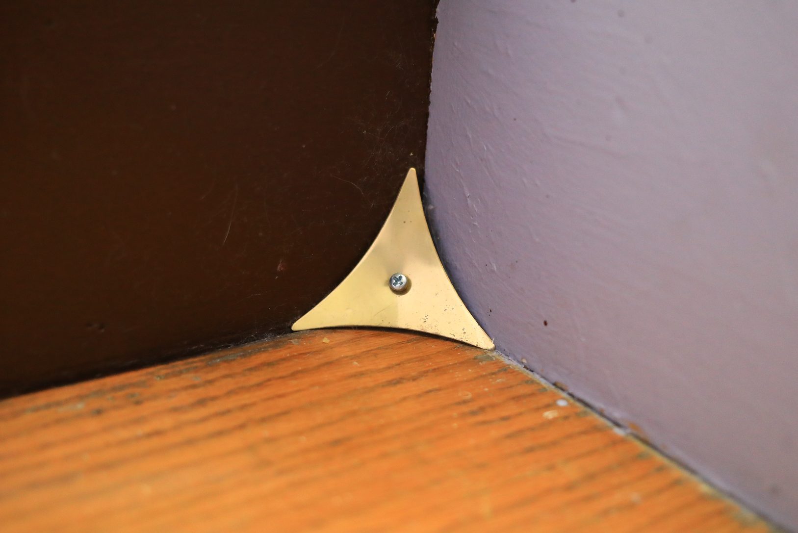 What Are Stair Dust Corners?