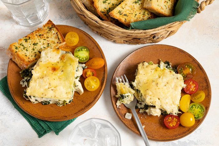 Styled Overhead Chicken Cheese Lasagna Ft23 152 St 1017 7 Tmb Studio