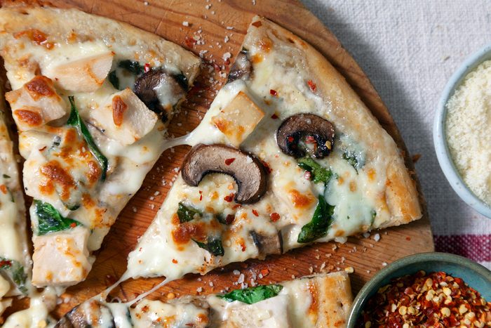 Chicken Alfredo Pizza slices