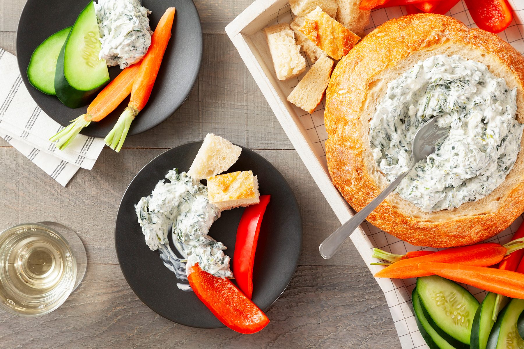 Spinach Dip In A Bread Bowl Ft24 684 Jr 0117 3 Ssedit