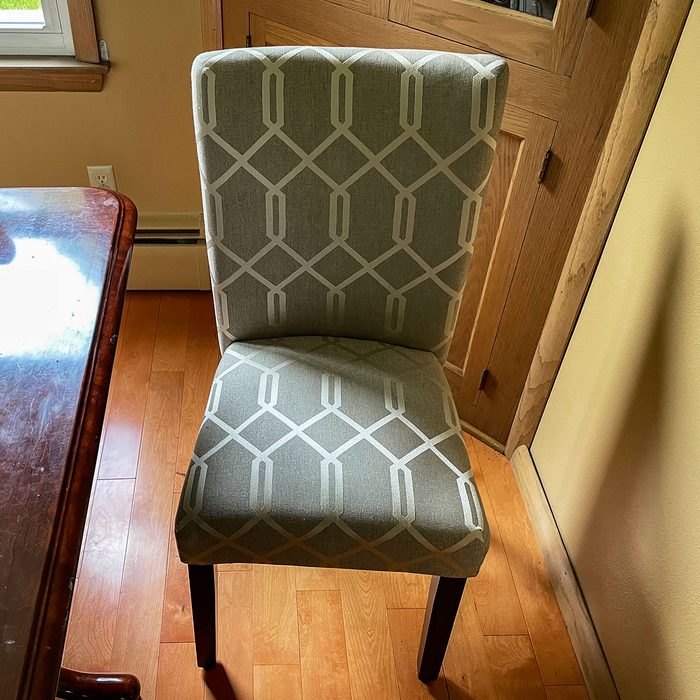 Toha24 Homepop Chair 1 Katie Bandurski 01 Yvedit