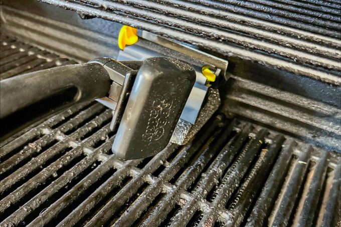 Bbq Daddy deep cleaning the barbecue