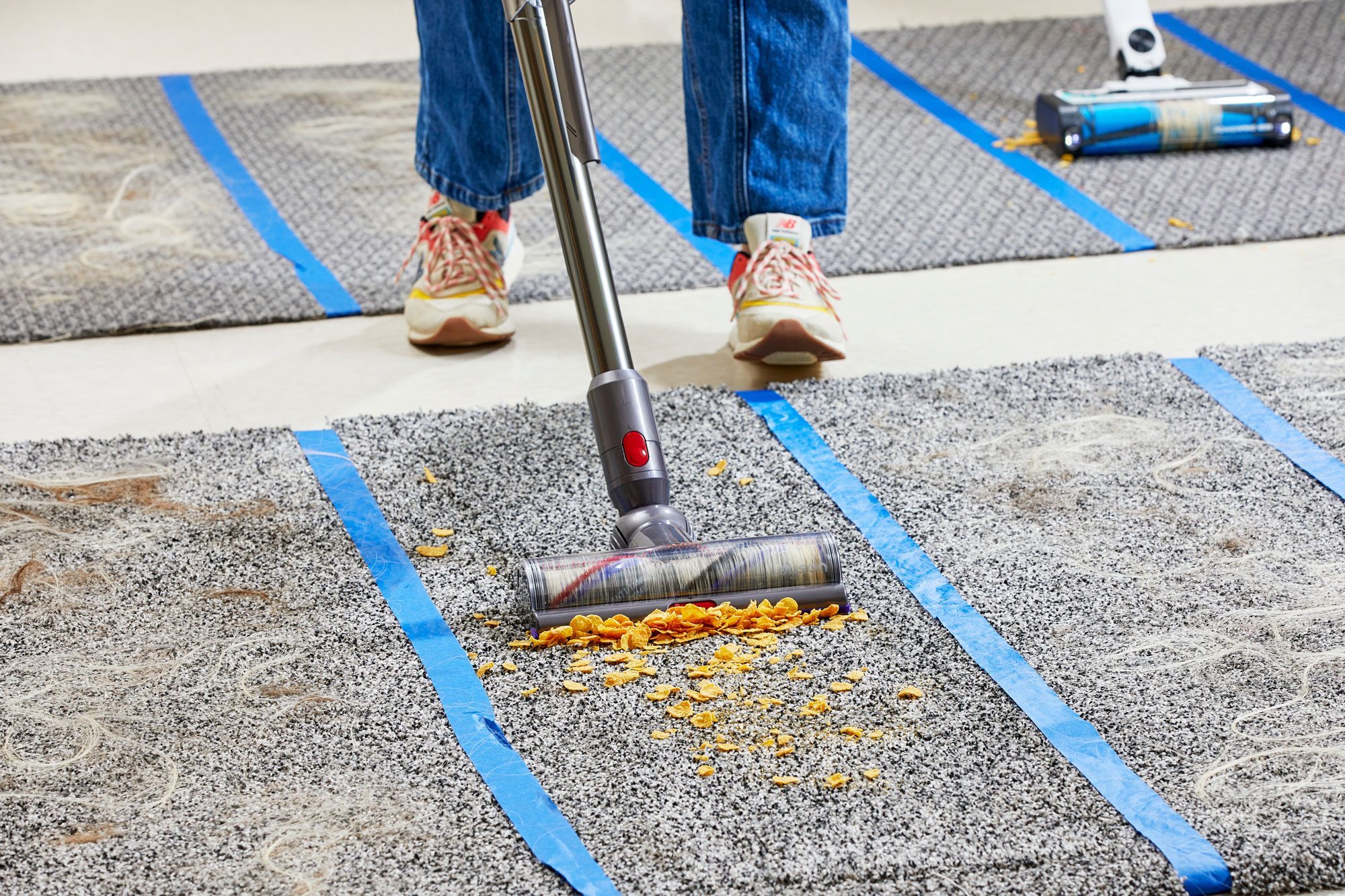 Dyson V12 Detect Slim cleaning cornflakes