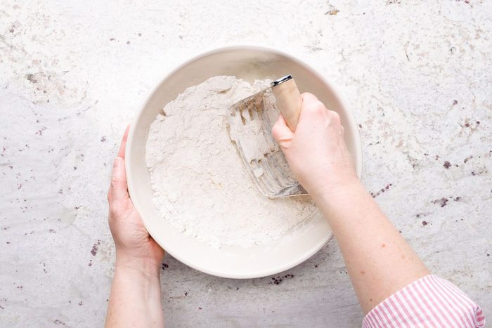 Thv23 32359 Mf 01 10 Strawberriesandcreamscones02 Strawberry Scones