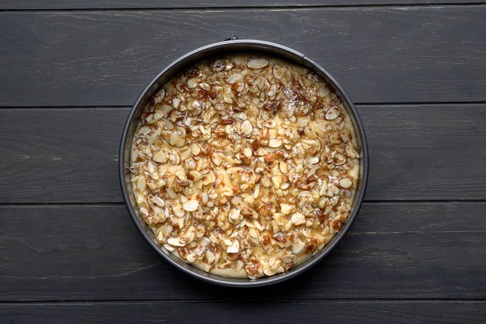 Bee Sting Cake Tohvs22 246403 Bl 03 25 8