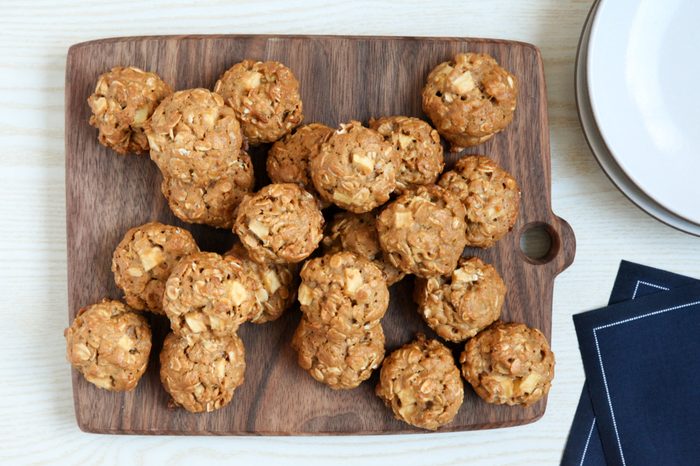 Caramel apple oatmeal cookies
