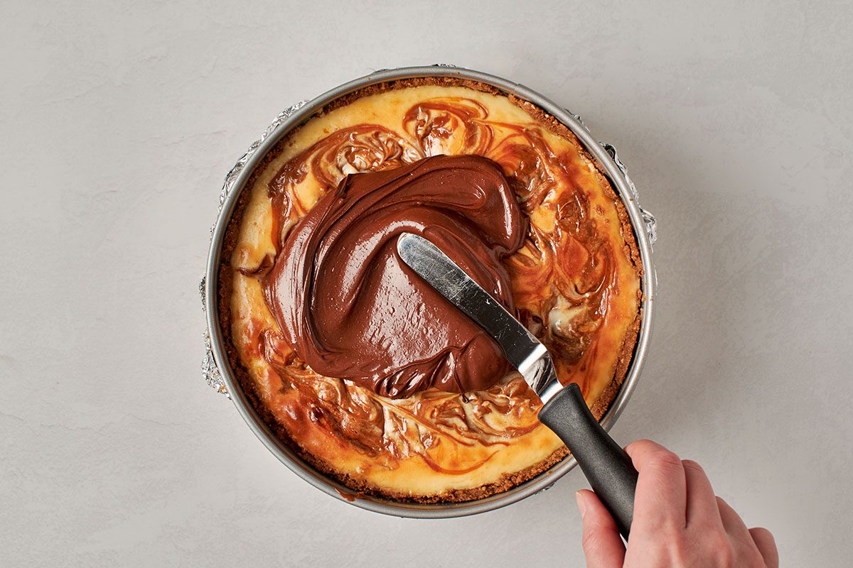 Spread chocolate topping