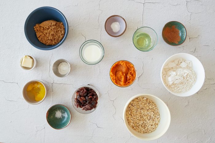 Ingredients for pumpkin oatmeal muffins