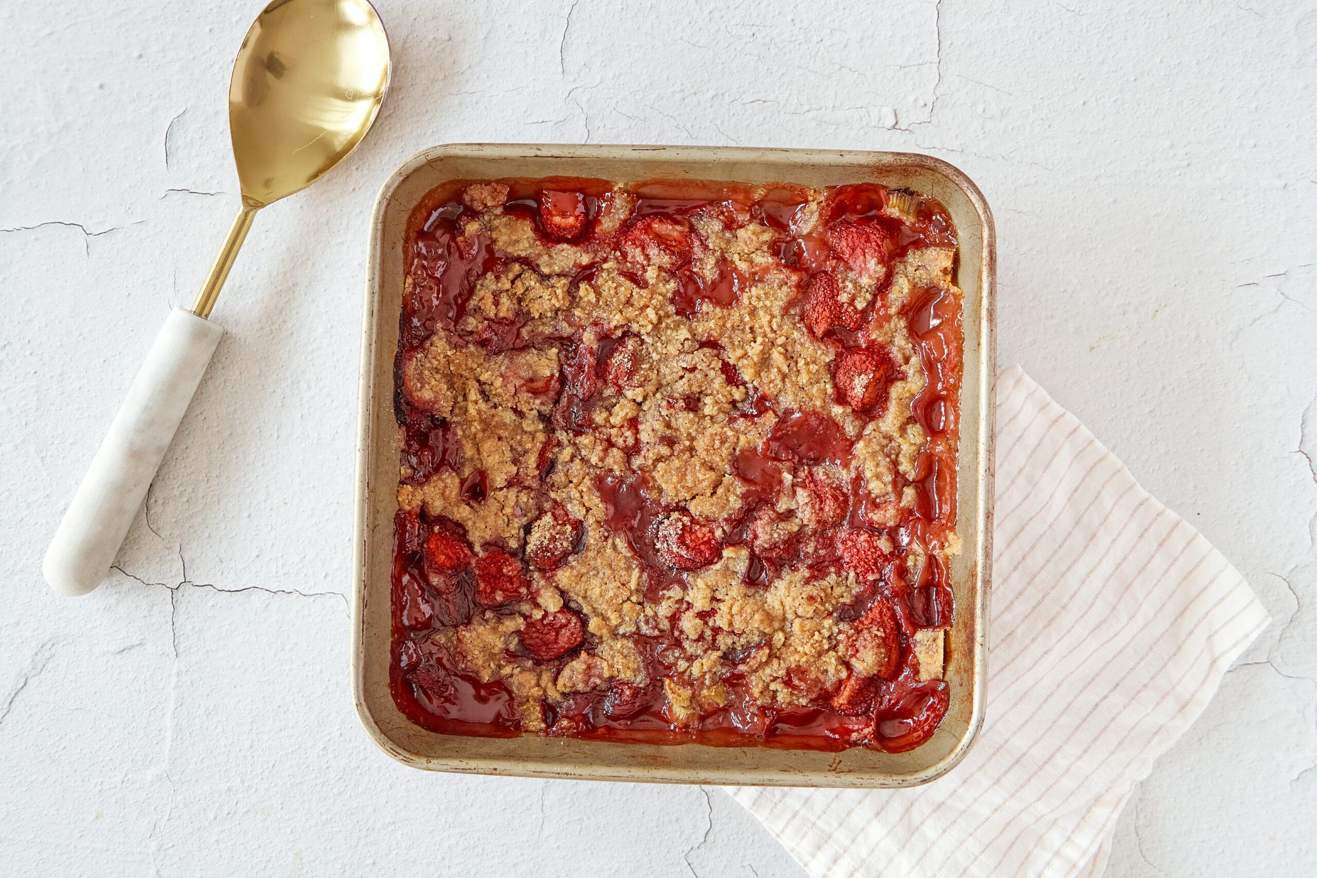 Bake the strwaberry rhubarb crumble.