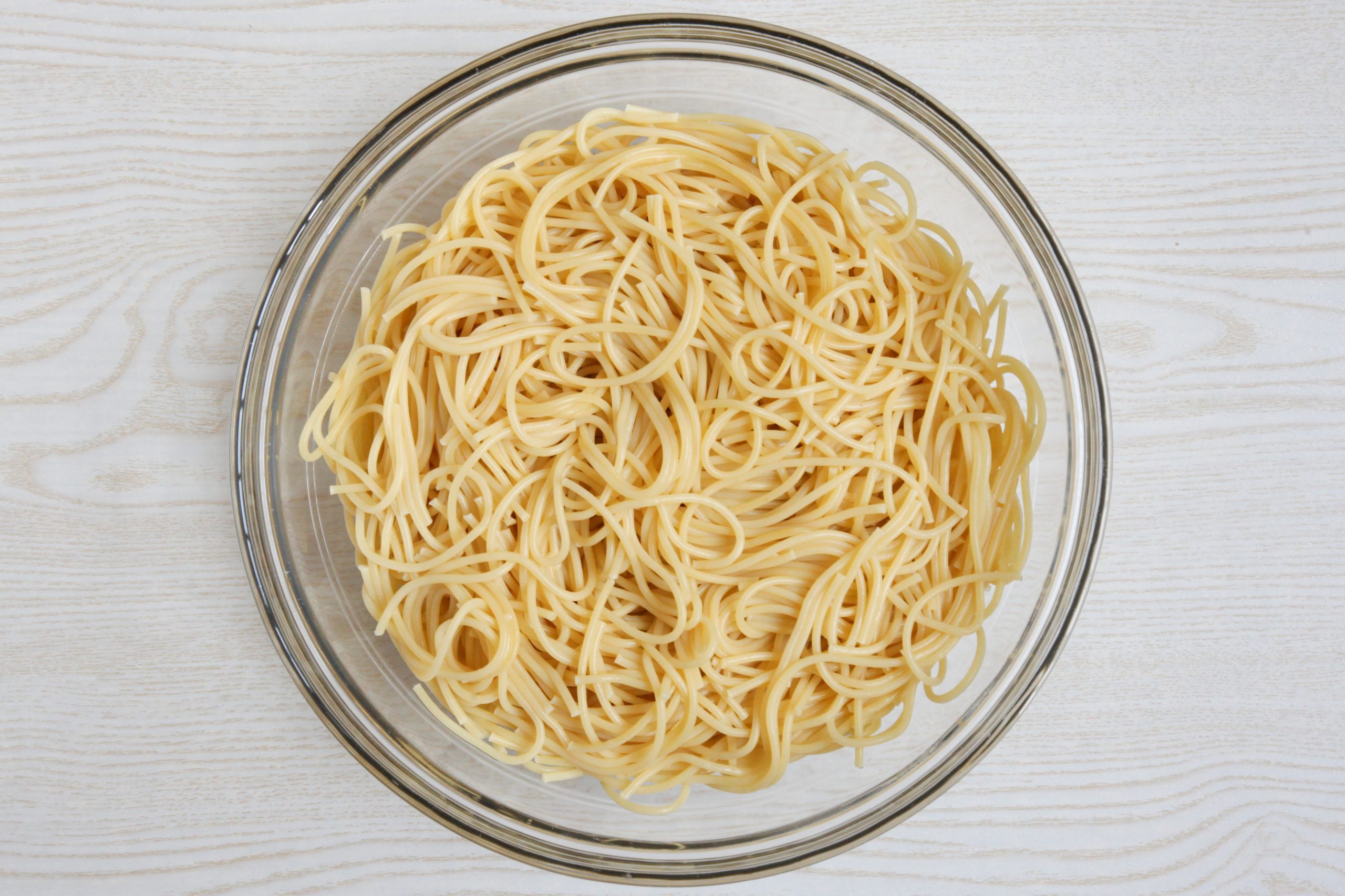 Cooked spaghetti for pasta salad
