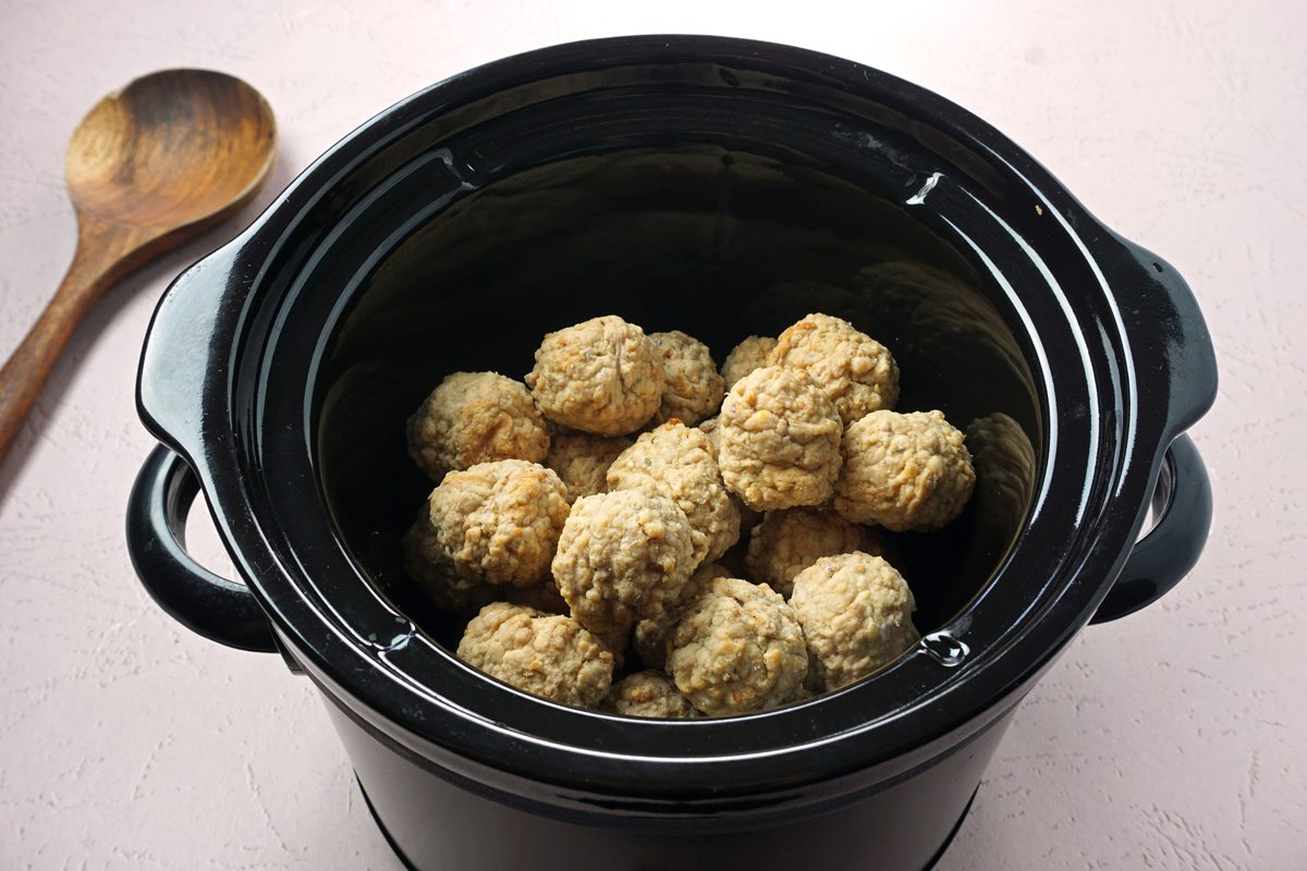meatballs in a crock pot to make slow cooker sweet and sour meatballs for Taste of Home RMS 27421
