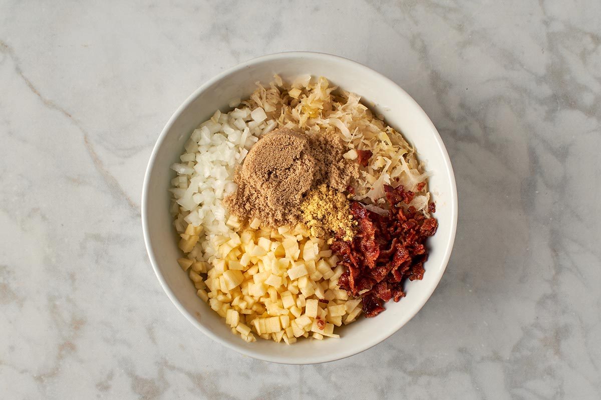 Prepare sauerkraut mixture