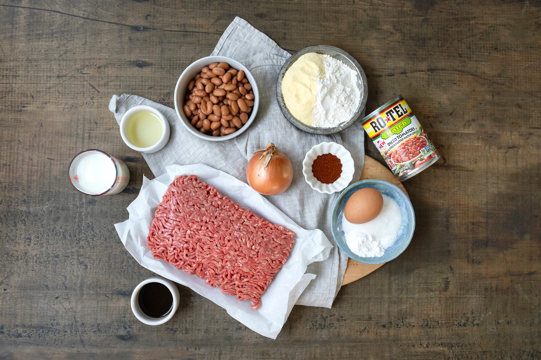 All the ingredients is on the table