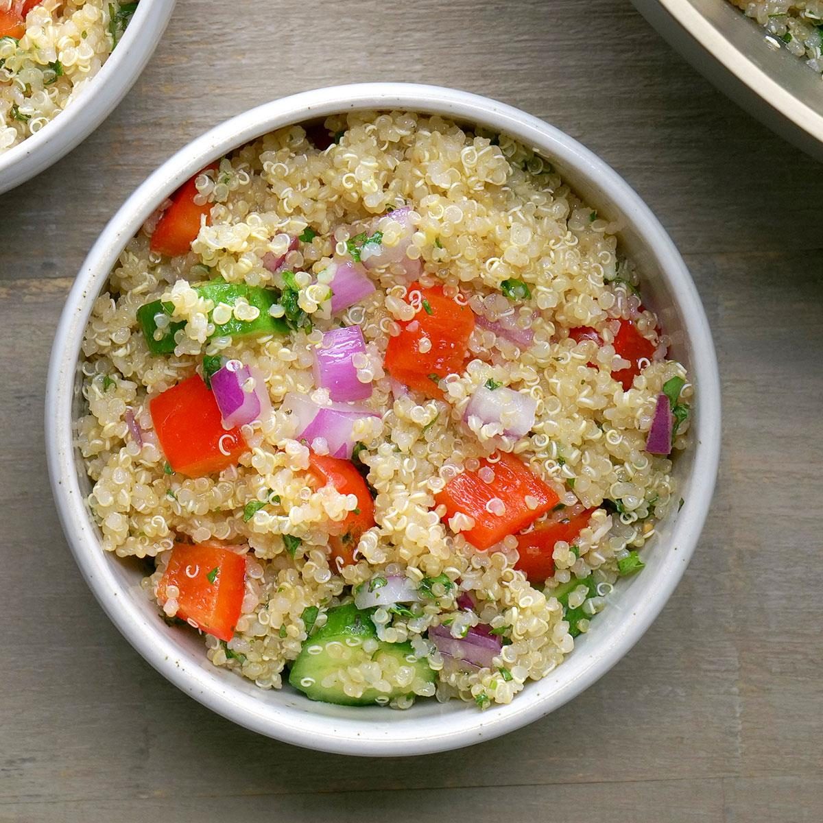 Quinoa Salad Exps Tohvp24 244765 Mf 08 27 2