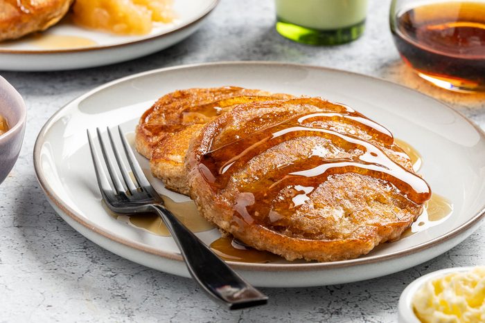 Cinnamon Applesauce Pancakes