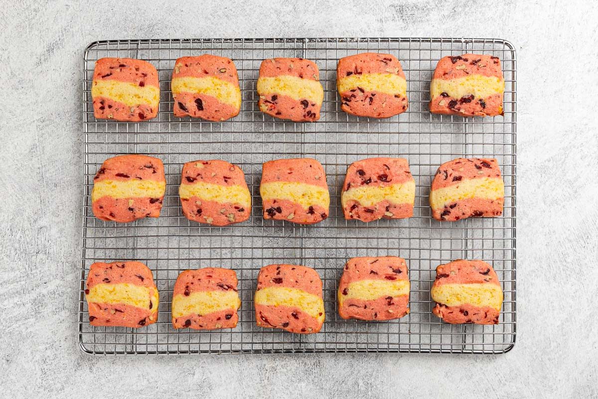 baked cookies on a cooling rack.