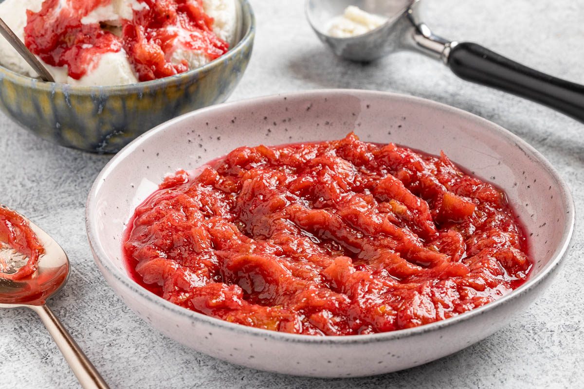 Easy Rhubarb Sauce in a bowl