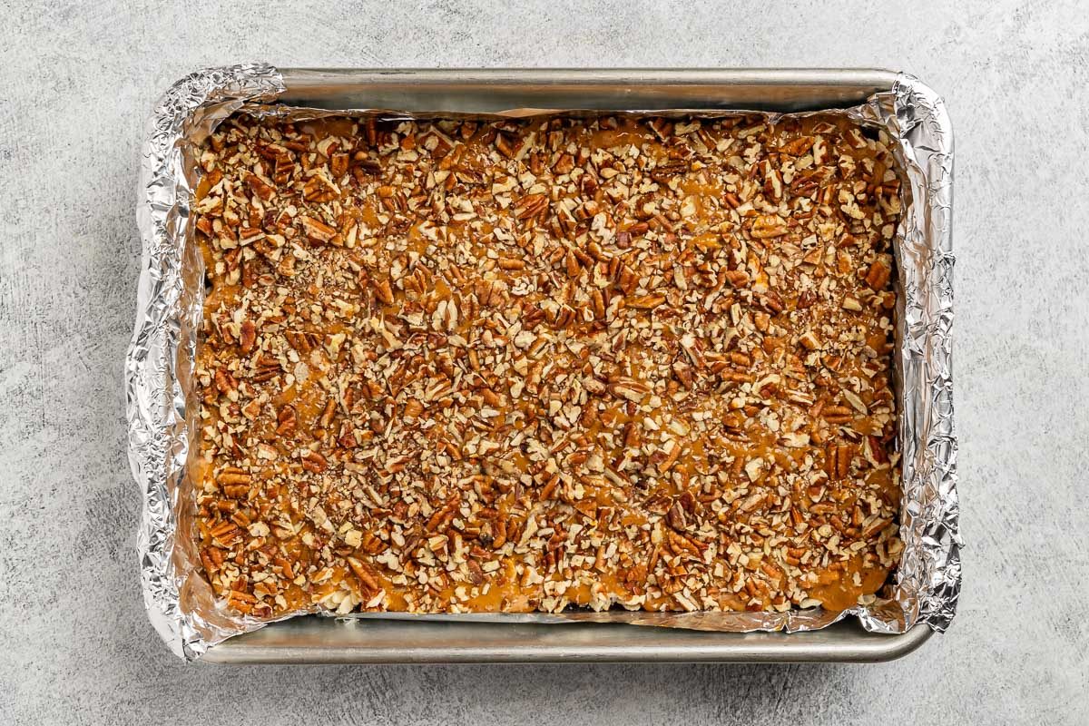 preparing the remaining layers of the cookies.