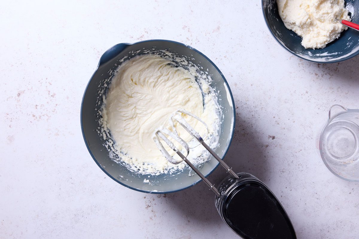 beat the sugar and vegan cream cheese